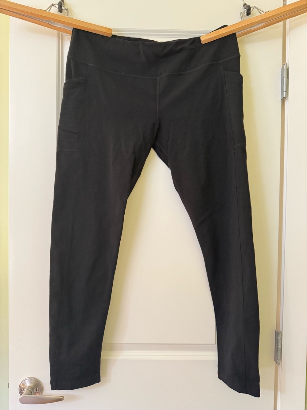 Woolx Frost Women's Black High-Rise Pocket Leggings